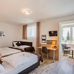 Ea Lipno מלון 3*